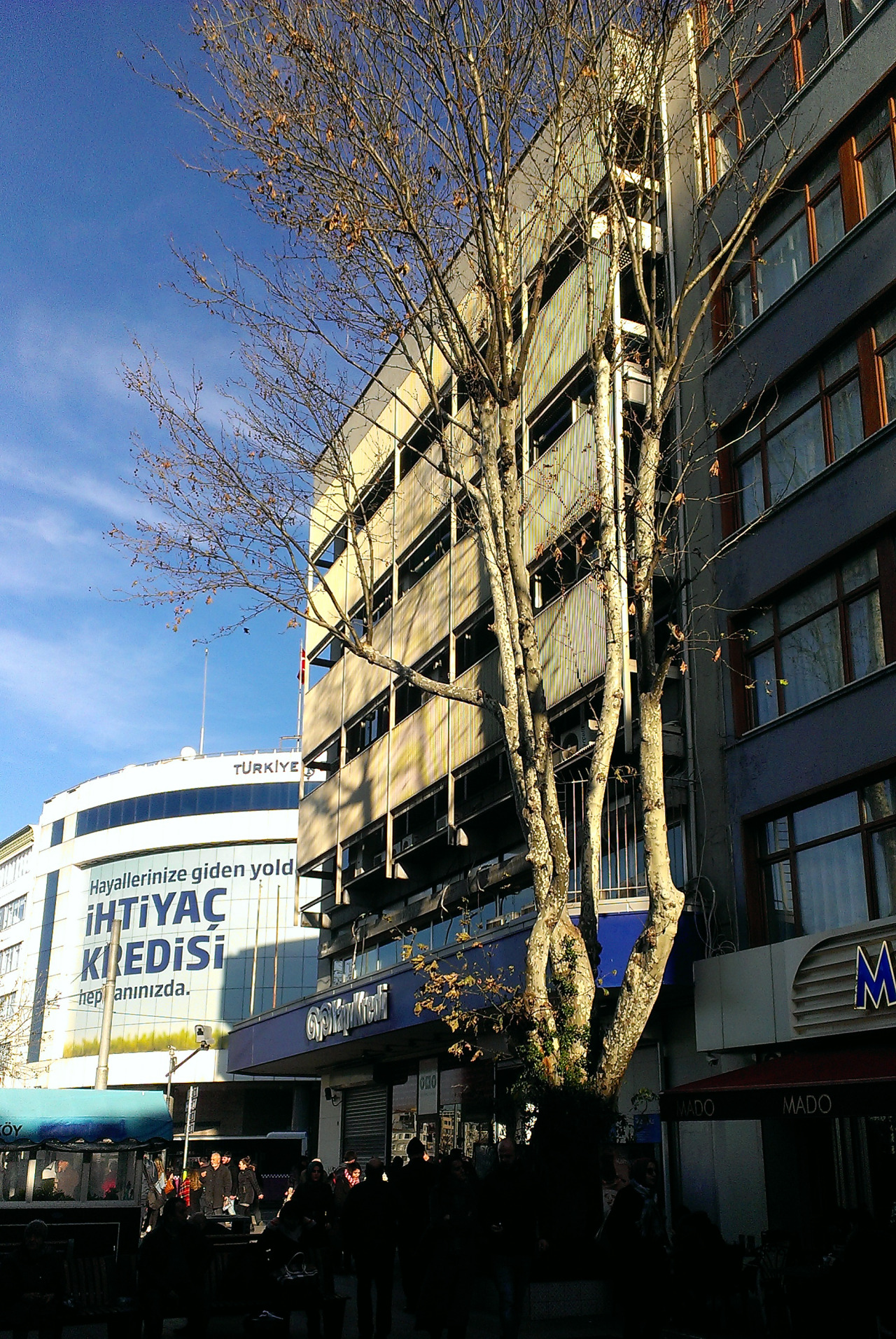 Türkiye Emlak Kredi Bankası Galeri 6